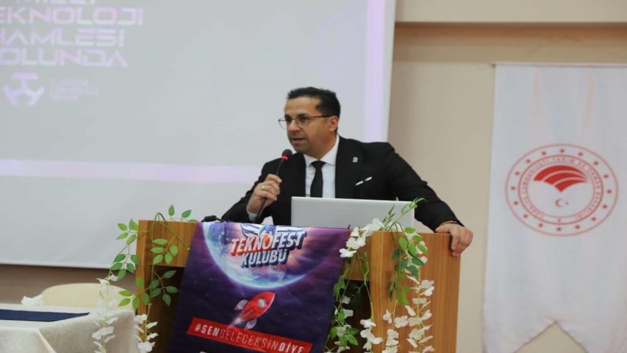 Ardahan’da "Teknofest Türkiye şampiyonluğu tecrübe paylaşımı" yapıldı