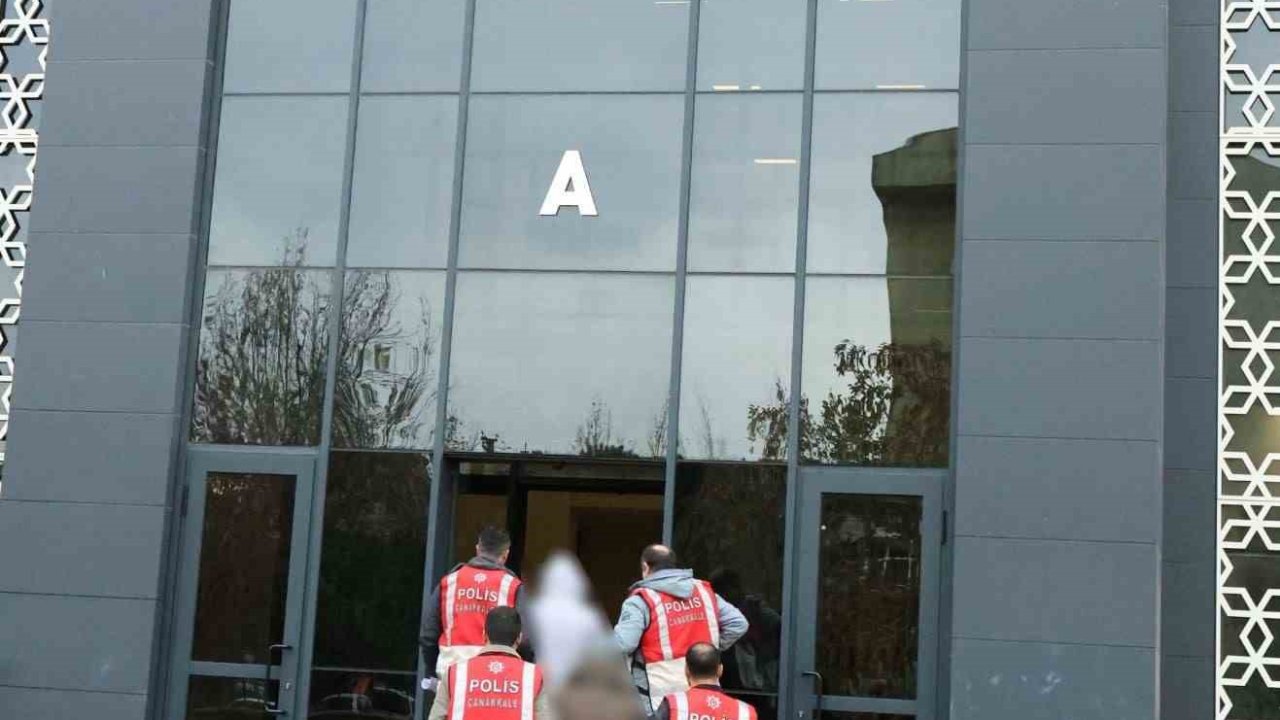 Çanakkale’de kuyumcuyu soymaya kalkışan 2 şüpheli tutuklandı