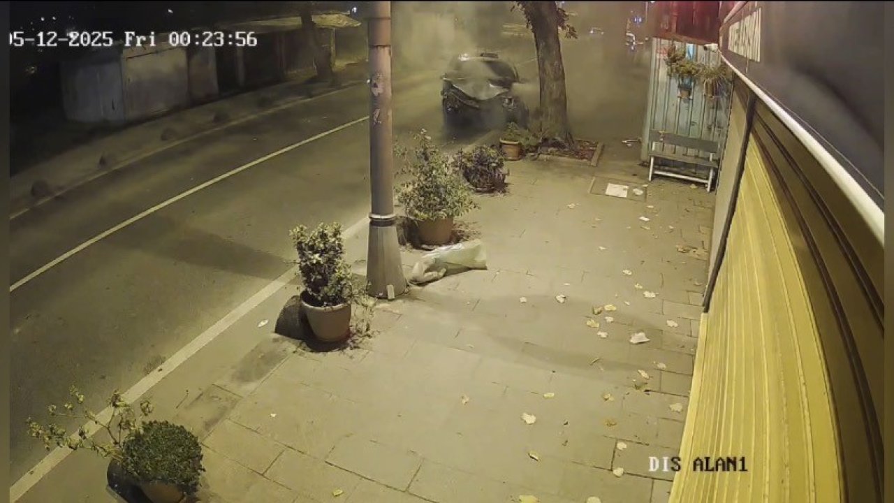 Beykoz’da ehliyetsiz sürücünün kullandığı otomobil ağaca çarpıp yola savruldu: 2 yaralı