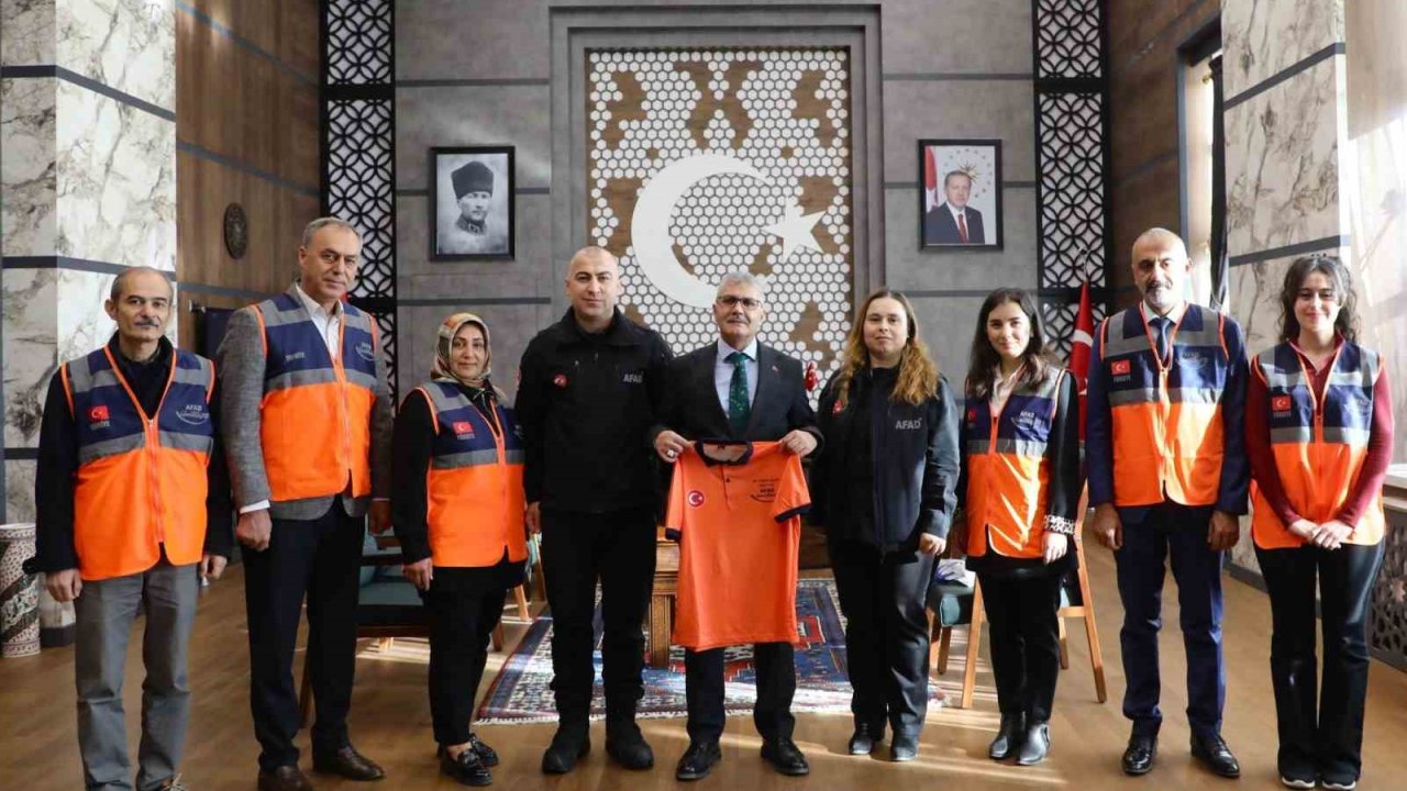 Vali Çelik: "AFAD gönüllüleri toplumun güçlü dayanağıdır"