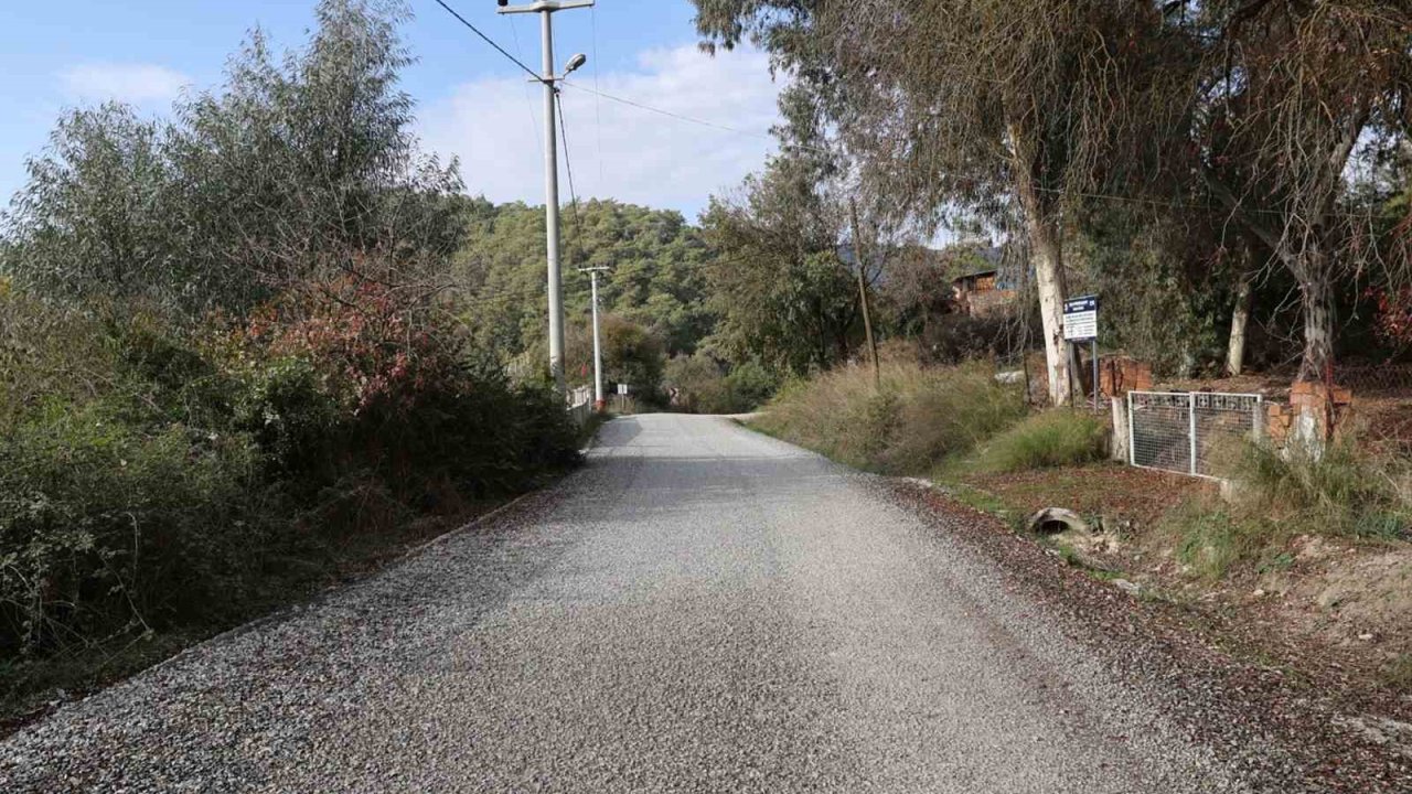 Ula kırsalında 17,5 milyonluk yol yatırımını tamamladı