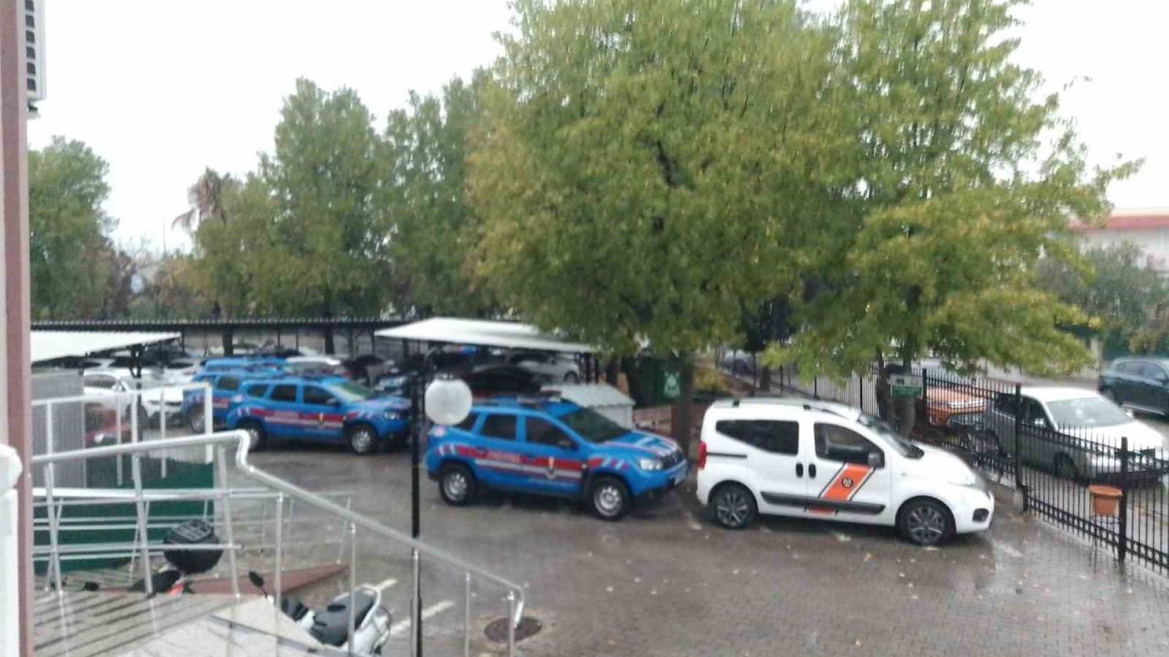 Göçmen kaçakçılığı operasyonunda 10 tutuklama