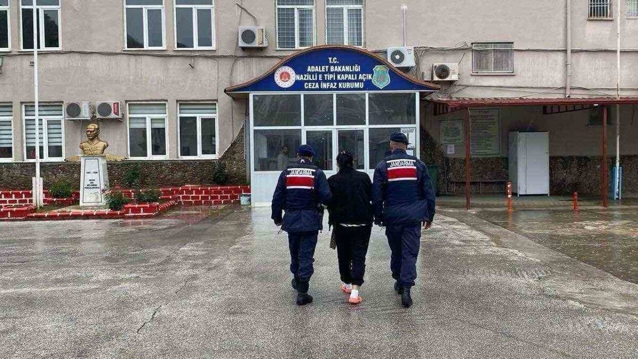 Üç yıl saklandı, kilerde yakalandı