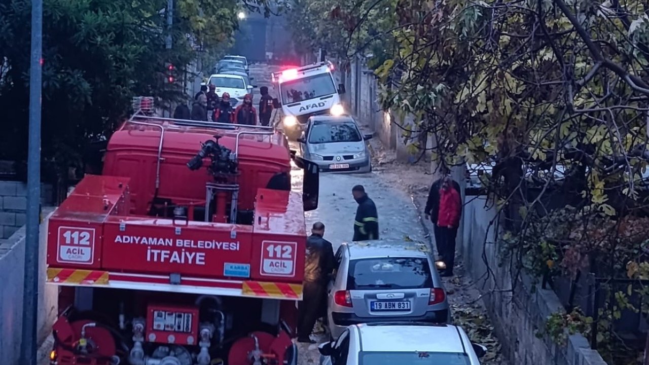 Mahsur kalan AFAD’ı itfaiye ekipleri kurtardı