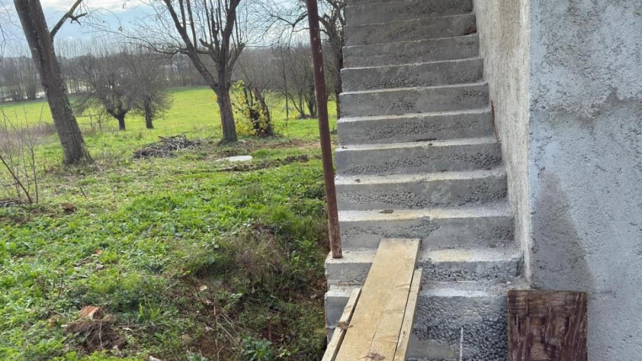 Sakarya’da merdivenden düşen şahıs yaralandı