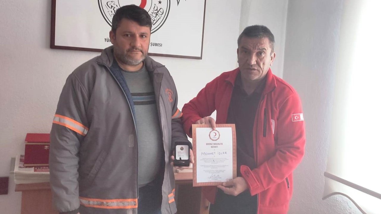 Hisarcık’ta 10 kez kan bağışladı bronz madalya aldı