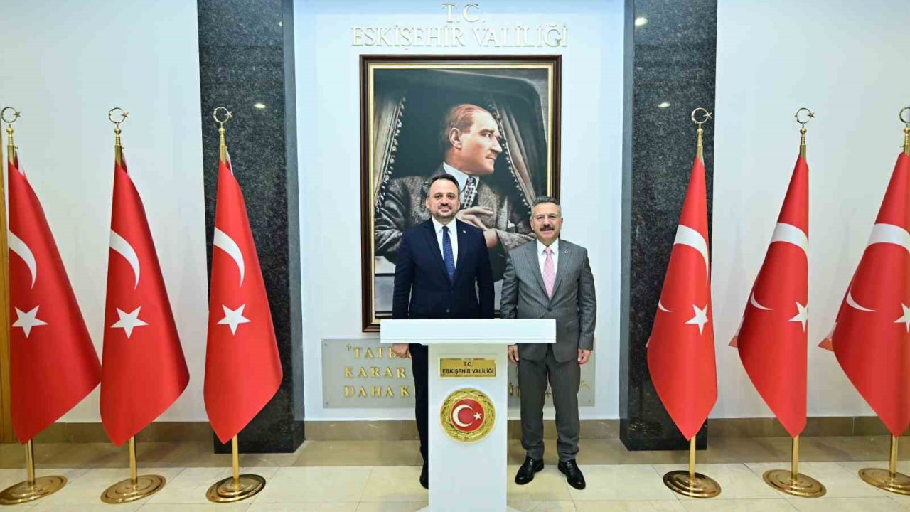 Gençlik ve Spor Bakan Yardımcısı Eminoğlu’dan Eskişehir Valisi Aksoy’a ziyaret