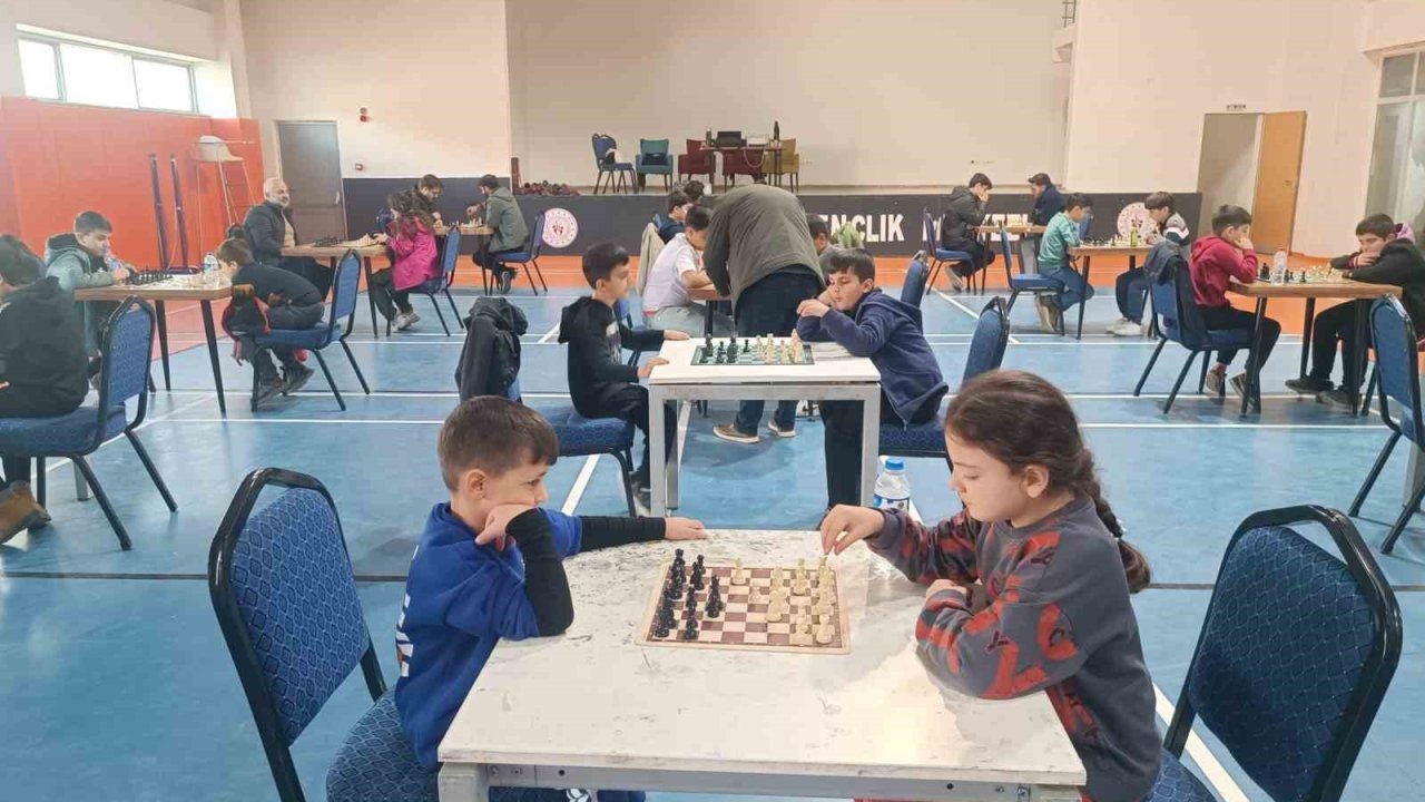 Hakkari’de ‘satranç il birinciliği’ yapıldı