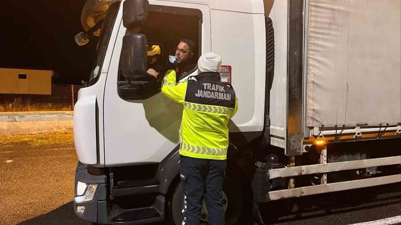 Nevşehir’de asayiş uygulaması: Bin 465 şahıs kontrol edildi