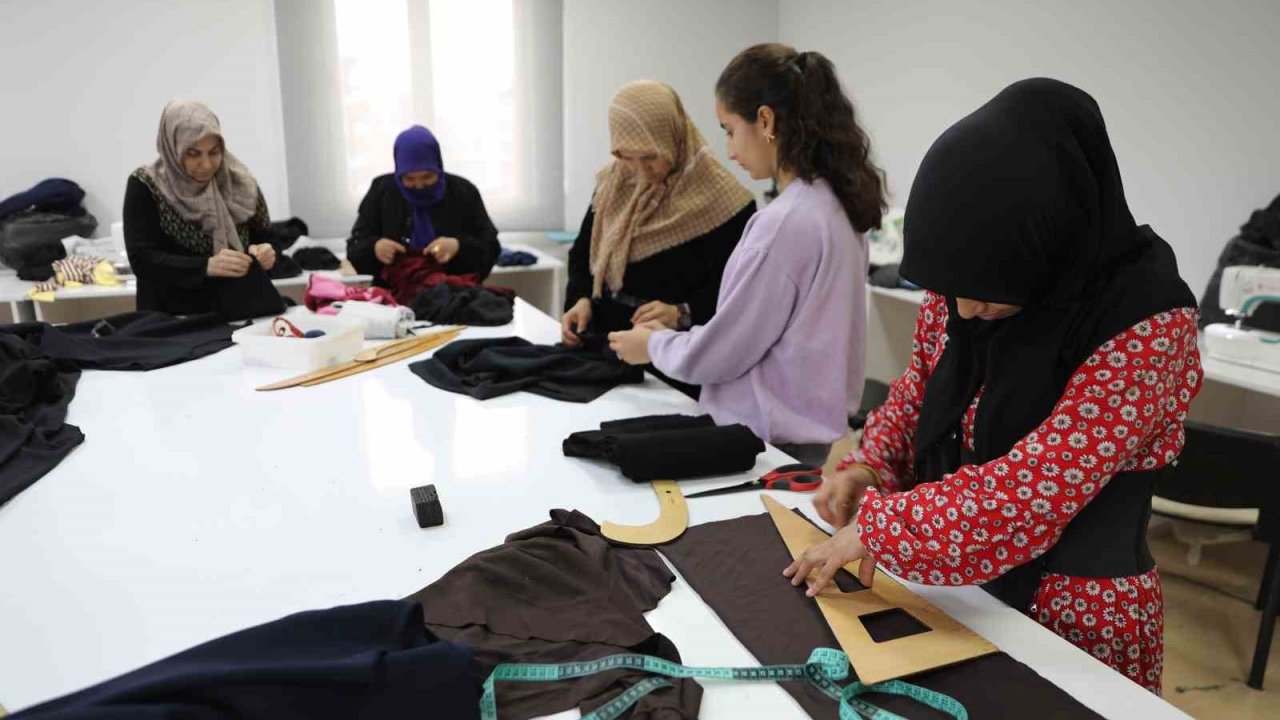 Haliliye Belediyesi’nden kadınlara eğitim ve hobi desteği