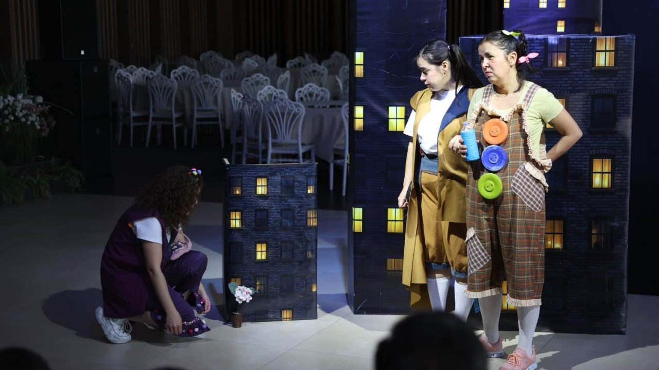 Dünyadaki Son Çiçek oyunu, miniklerden büyük beğeni topladı