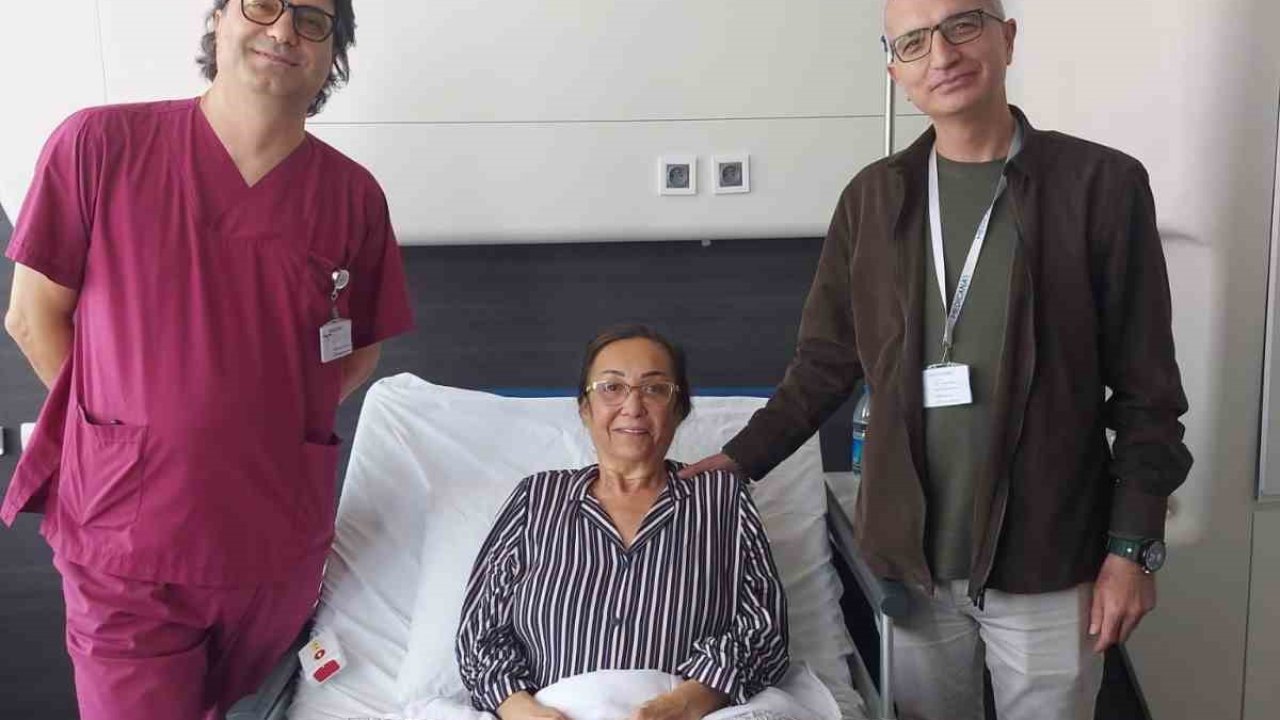 Hipofiz tümörü yüzünden gözünü kaybediyordu