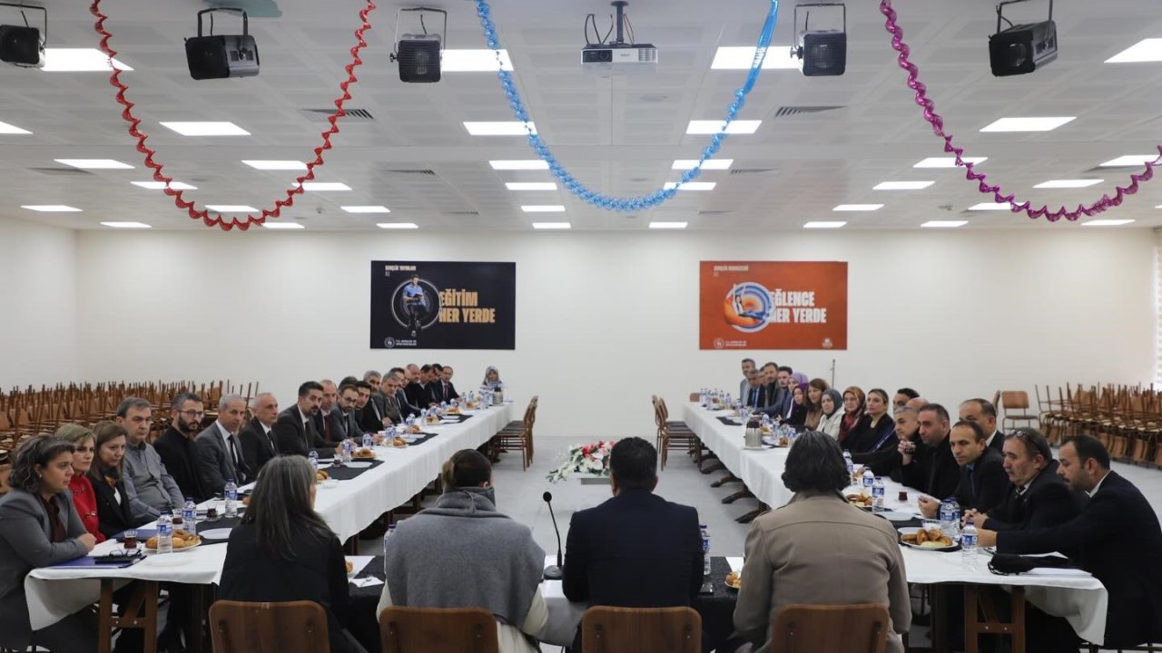 Kütahya’da Gençlik ve Spor müdürleri bir araya geldi