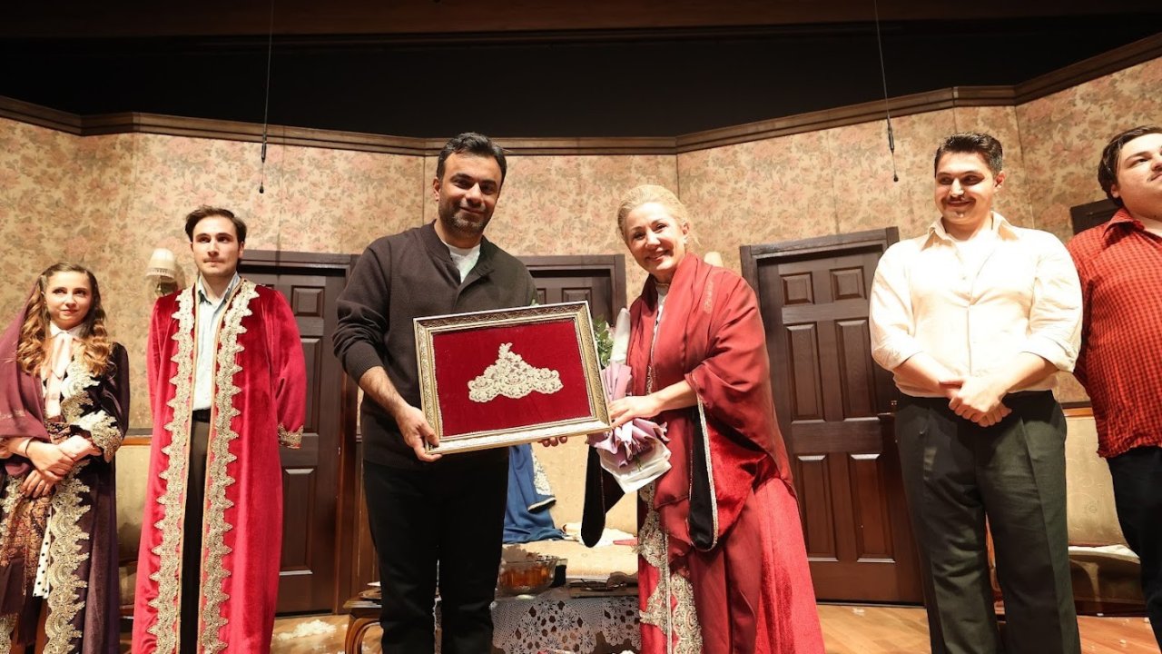 Bağcılar Belediyesi’nin hazırladığı prömiyer izleyicilerden tam not aldı