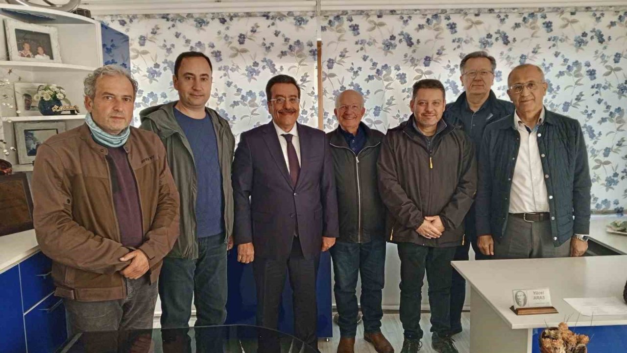 Burhaniye Kaymakamı Atilla’dan eğitim faaliyetlerini destekleme derneğine ziyaret