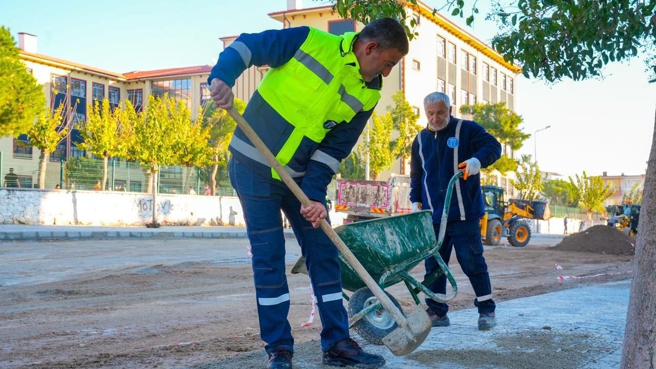 Didim’de yol çalışmaları hız kesmeden devam ediyor