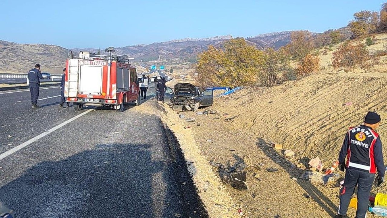 Adıyaman’da otomobil şarampole yuvarlandı