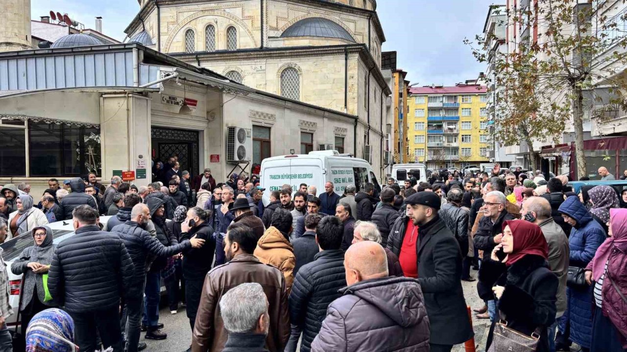 Evde temizlik yaparken fenalaşan genç kadın hayatını kaybetti