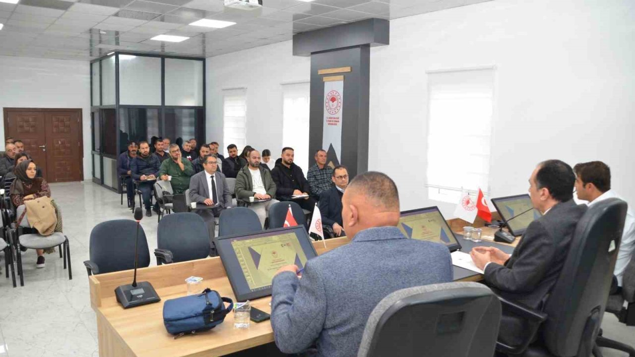 Niğde’de çiğ süt hijyeni ve yeni destekleme modeli eğitimi başladı