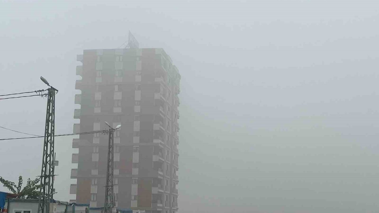 Antakya’da sis etkili oldu