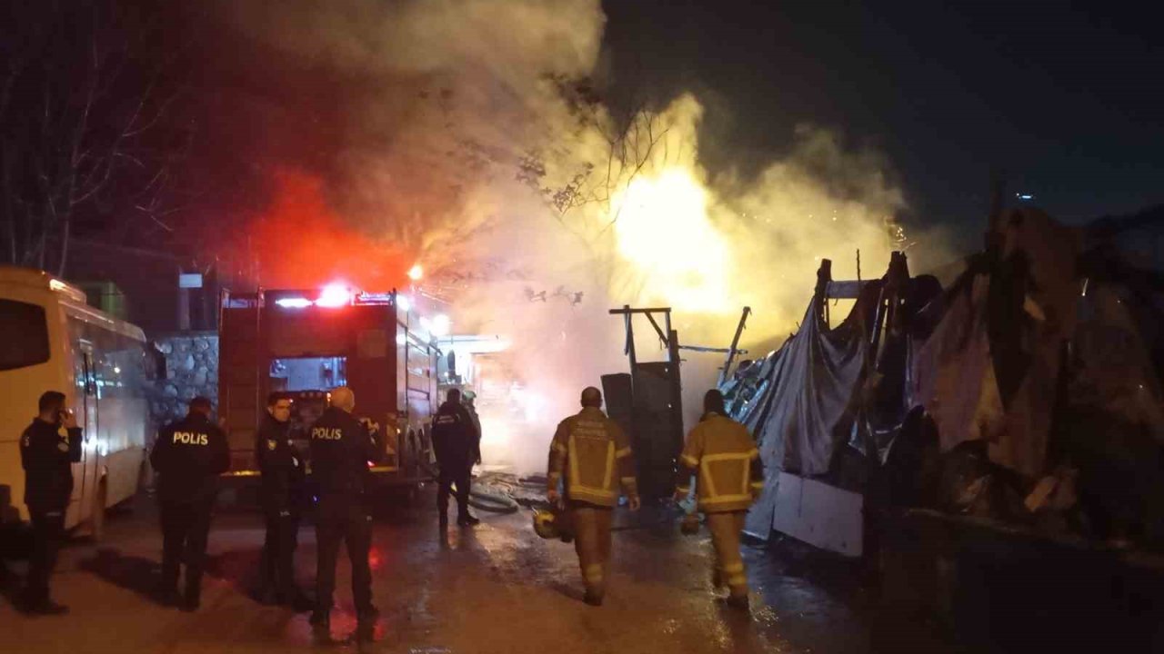 Osmangazi’de gece saatlerinde yangın paniği: 1 yaralı