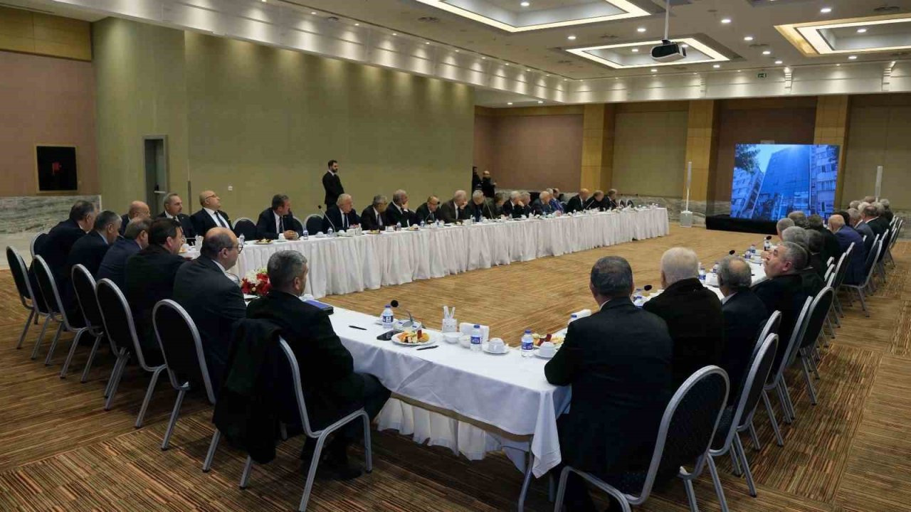 Ankara’da TŞOF Genel Başkanı Yiğiner öncülüğünde esnaf zirvesi