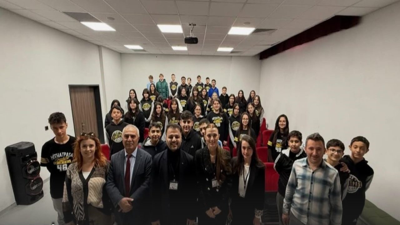 Emirdağ Mithatpaşa Ortaokulunda ‘Bilim Odaklı Buluşma’ projesi