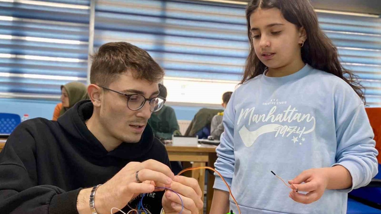 Muş’ta "İleri Robotik" eğitimleri sürüyor