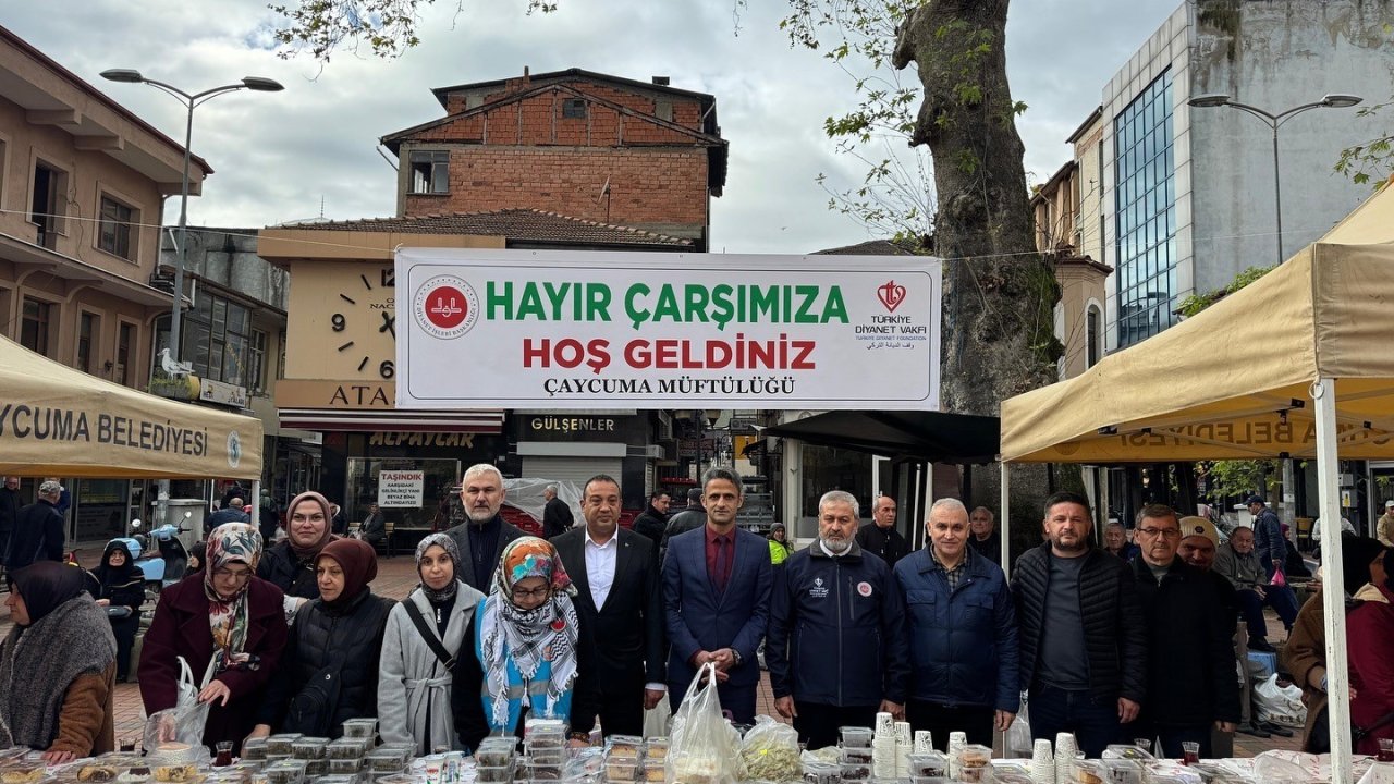 Çaycuma’da "Gazze Yararına Hayır Çarşısı" kuruldu