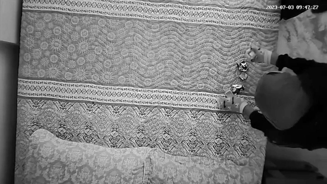 Osmaniye’de yatak odasındaki kameraya yansıyan hırsızlık