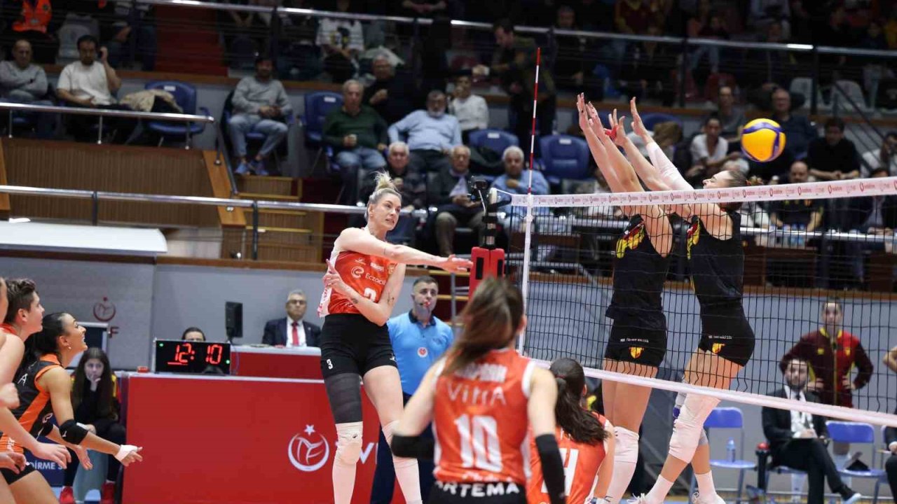 Eczacıbaşı Dynavit, Göztepe’ye set vermedi