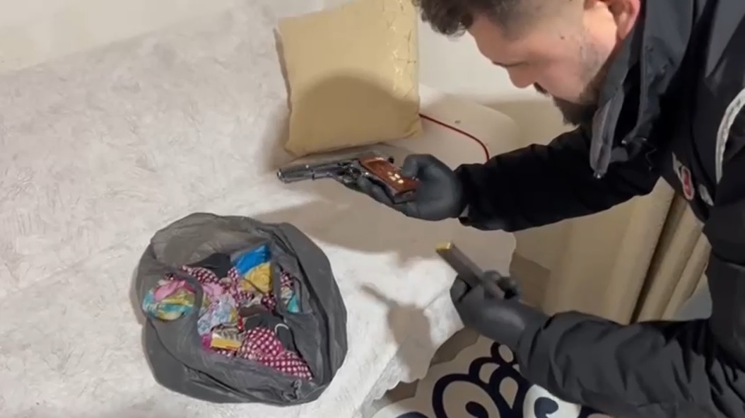 Kars’ta silah tacirlerine operasyon, 10 gözaltı