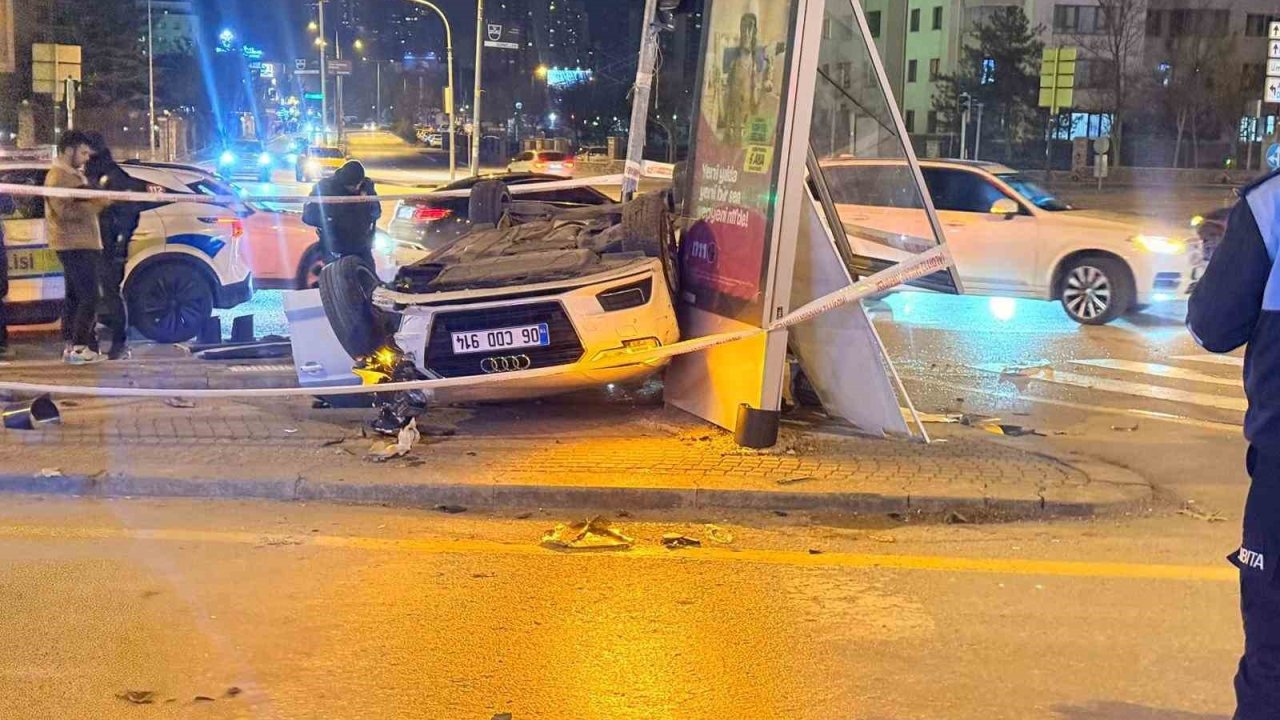 Ankara’da araçla motosiklet çarpıştı: 4 yaralı