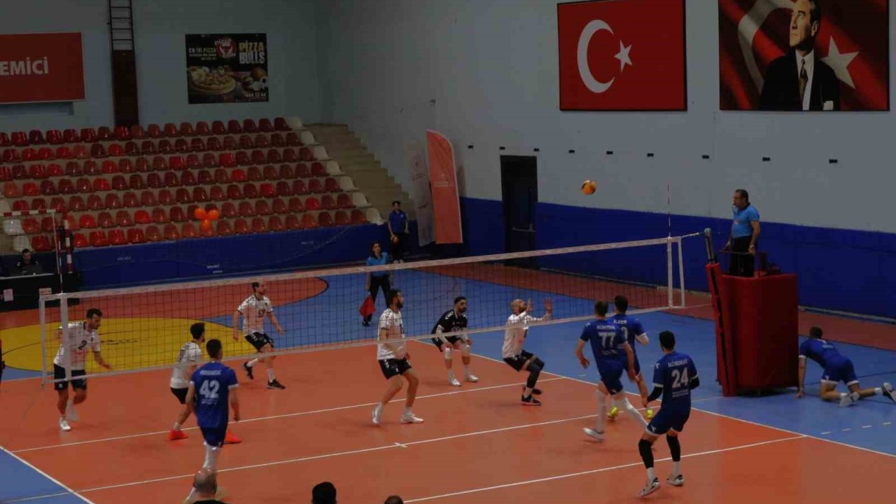Düzce Belediyesi Spor Akademisi evinde Niksar Belediyespor’u 3-1 ile geçti
