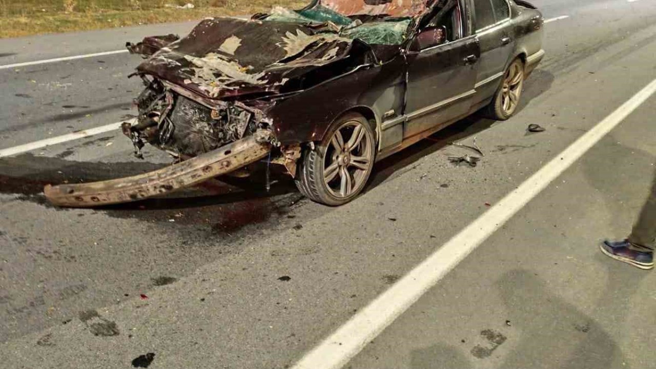 Kazada hurdaya dönen otomobil sürücüsü ağır yaralandı