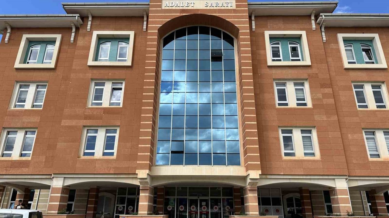 Uyuşturucunun etkisiyle sokakta baygın halde bulunan şahsın yargılamasına devam edildi