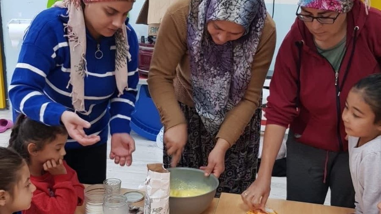 Bozdoğan’da minikler ekmek yapmasını öğrendi