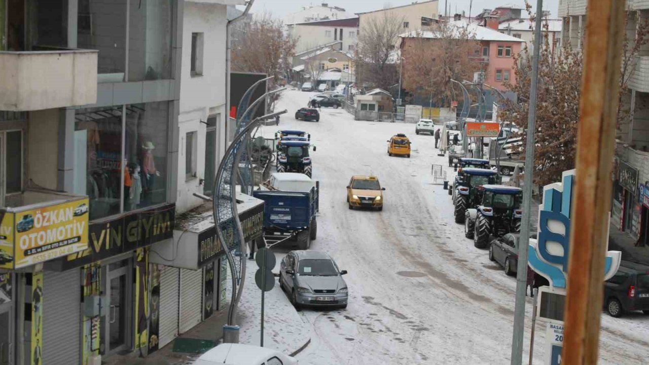 Malazgirt’te kar yağışı