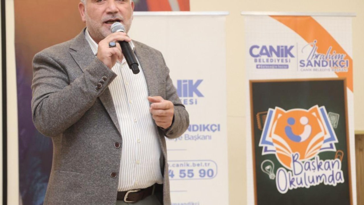 Başkan Sandıkçı: "Eğitimin her aşamasında öğrencilerin yanındayız"