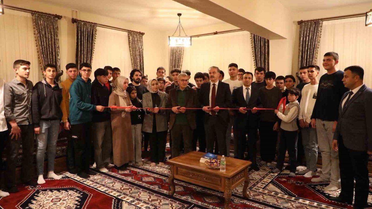 Yunus Emre Anadolu Lisesi Pansiyonu’nda ’İbrahim Eroğlu Erdem-Değer-Eylem Salonu’ açıldı