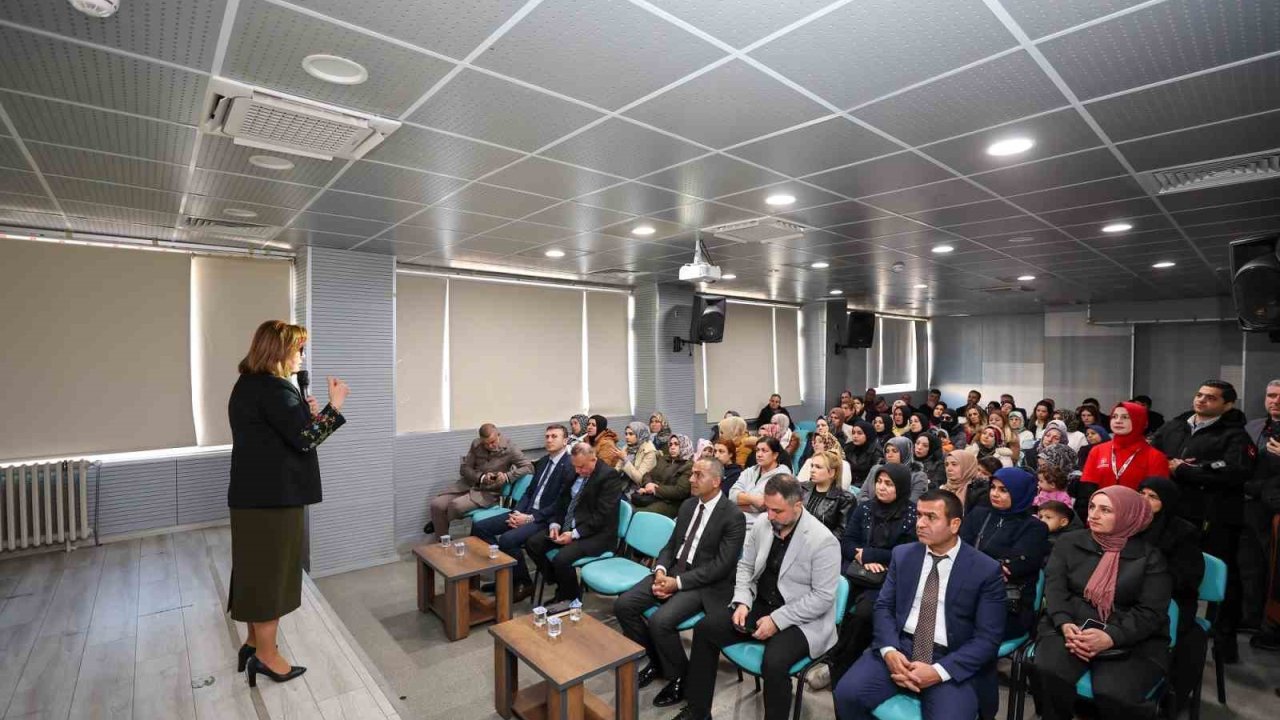 Şahin: "Çocuklarda tek tip başarı doğru değil, onları erken yaşta yeteneklere göre yönlendirmek gerekiyor"