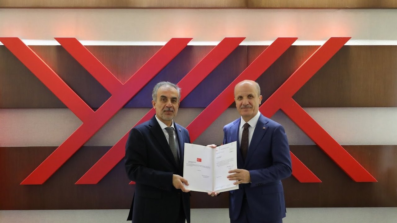 Ege Üniversitesi Rektörü Prof. Dr. Musa Alcı mazbatasını aldı