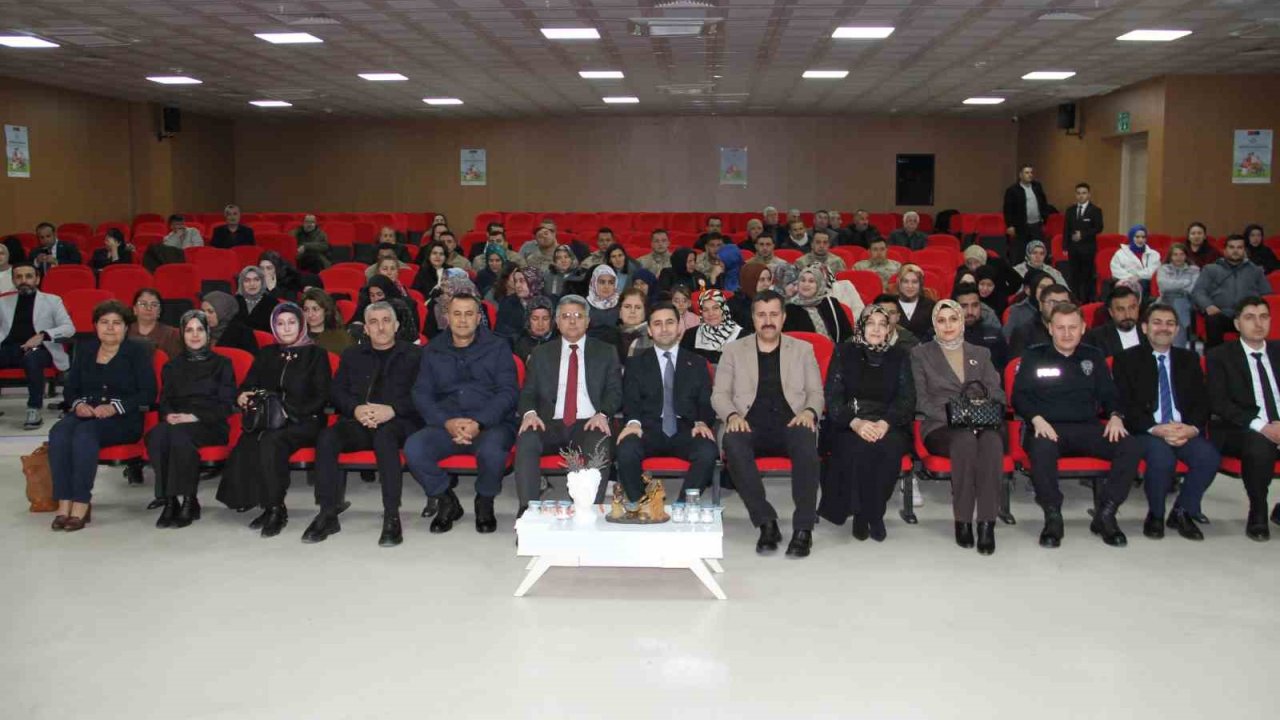 İlçe sakinleri koruyucu aile ile çocuk edinme hakkında bilgilendirildi