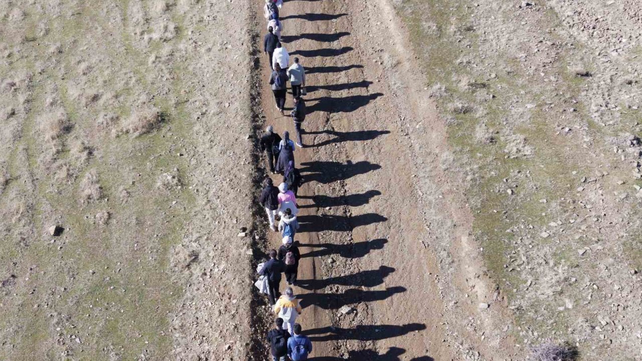 Muş’ta "Adımlarla Keşfet" projesi kapsamında doğa yürüyüşü