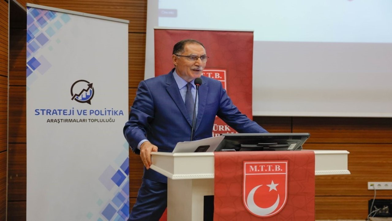 Şeref Malkoç: "Türkiye’nin yeni ve sivil bir anayasaya ihtiyacı var"