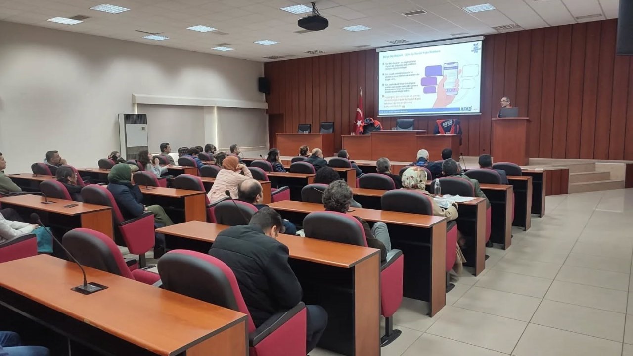 AFAD’dan kurum personeline afet farkındalık eğitimi ve tahliye tatbikatı