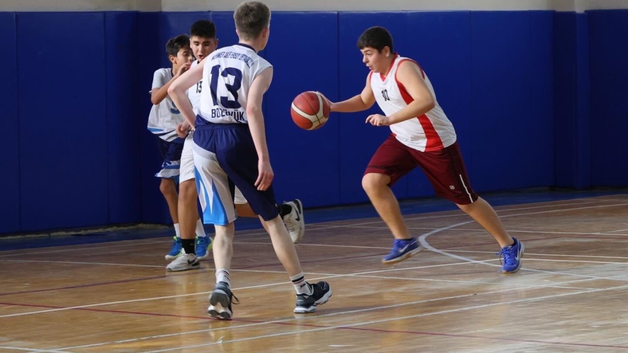 Bilecik’te yıldız basketbol heyecanı sürüyor