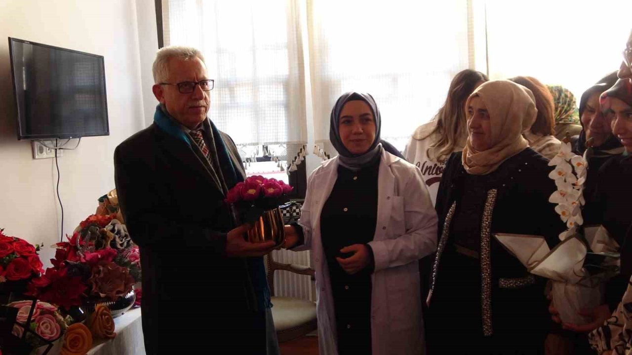 Yozgat Belediyesi’nin bakımını yaptırdığı konak hanımların eğitim noktası oldu