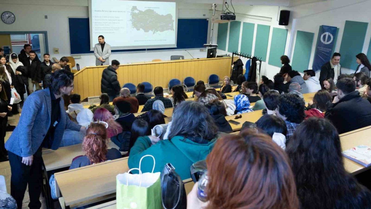 ’Toprağın Altından Sofranın Üstüne: Küllüoba’da Ekmeğin Arkeolojisi’ başlıklı seminer düzenlendi