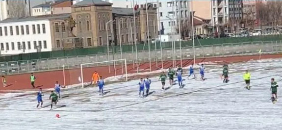 Kars Spor, Kurtalan'ı 4-0 Mağlup Etti